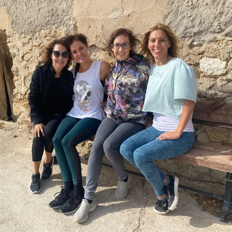 Varias de las participantes del retiro posando para una foto