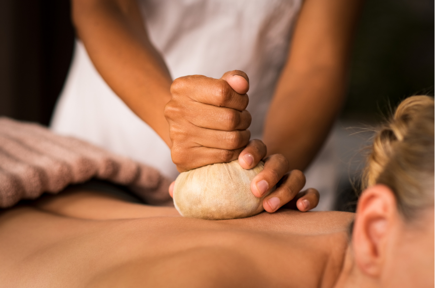 masaje pindas ayurveda